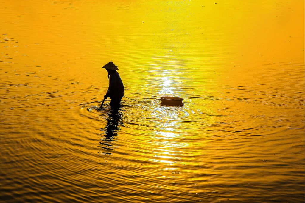 日勤常勤の看護師の給料はどのくらい？